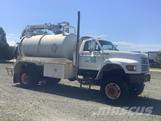 Ford F800 Camion aspirateur, Hydrocureur