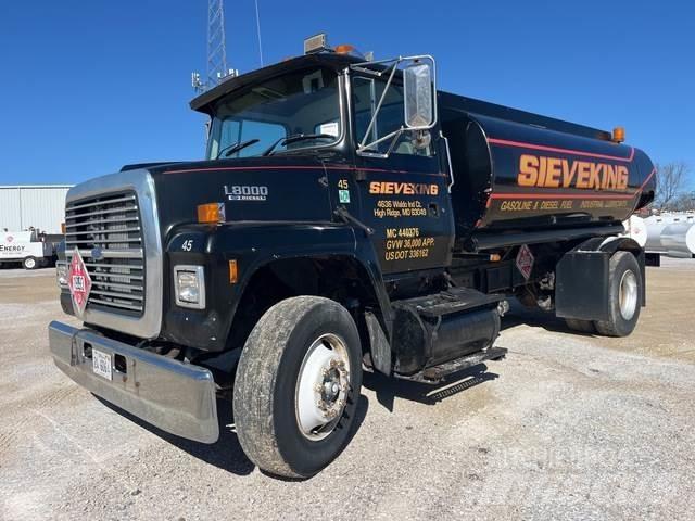 Ford L8000 Motrici cisterna