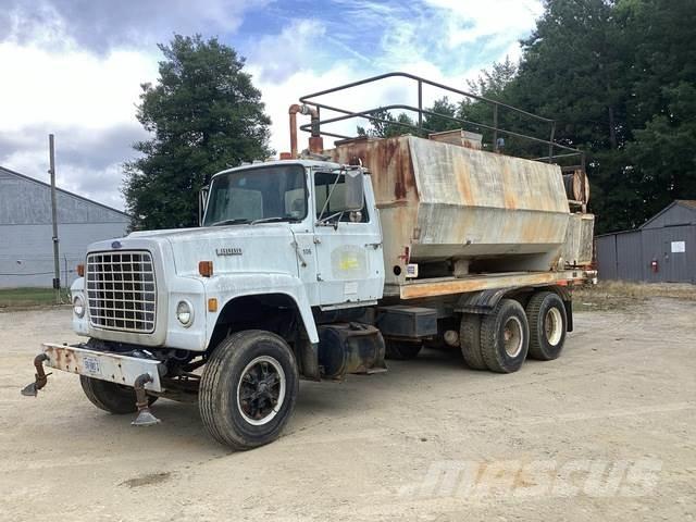Ford L8000 Agriculture - Autres