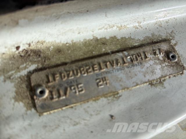 Ford L8000 Camion citerne à eau