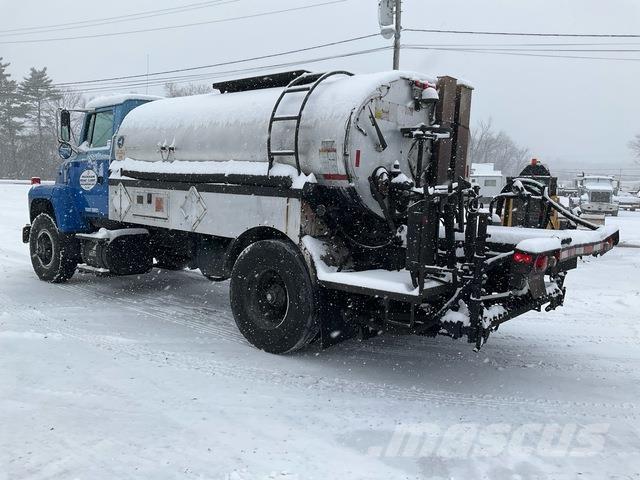 Ford L8000 Camion malaxeur