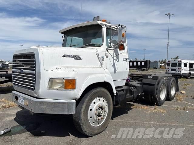 Ford L9000 Tracteur routier