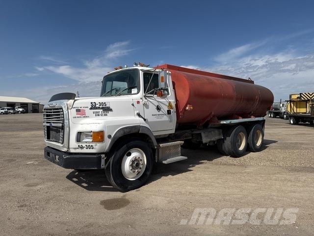 Ford L9000 Camion citerne à eau
