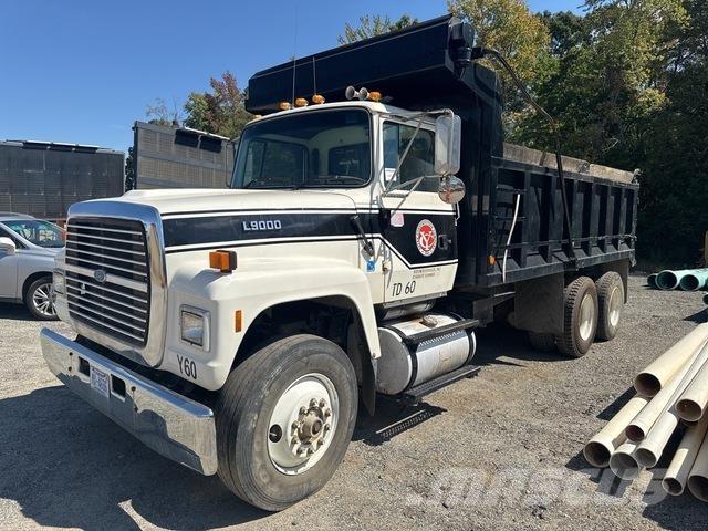 Ford L9000 Camion benne