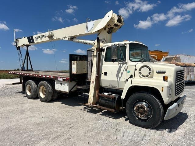 Ford LNT8000 Autre camion