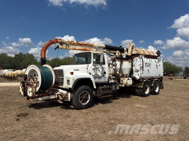 Ford LNT8000F Pelle sur chenilles