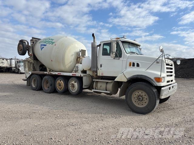 Ford LT9511 Autre camion