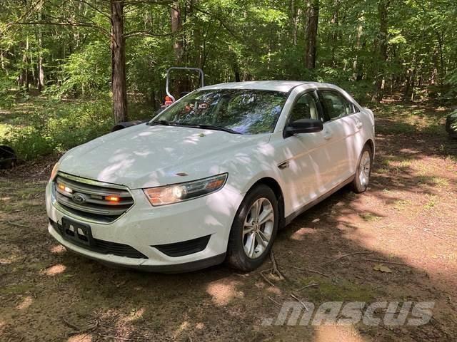 Ford Taurus Voiture