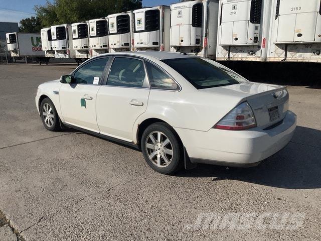 Ford Taurus Voiture