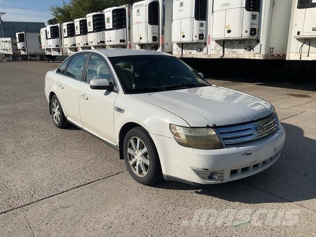 Ford Taurus Voiture
