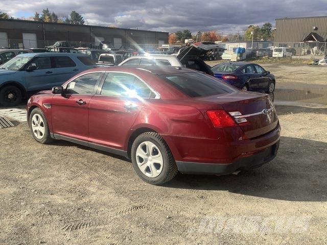 Ford Taurus Voiture