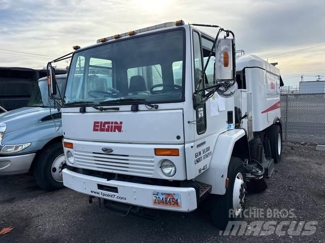 Freightliner  Camion balayeur