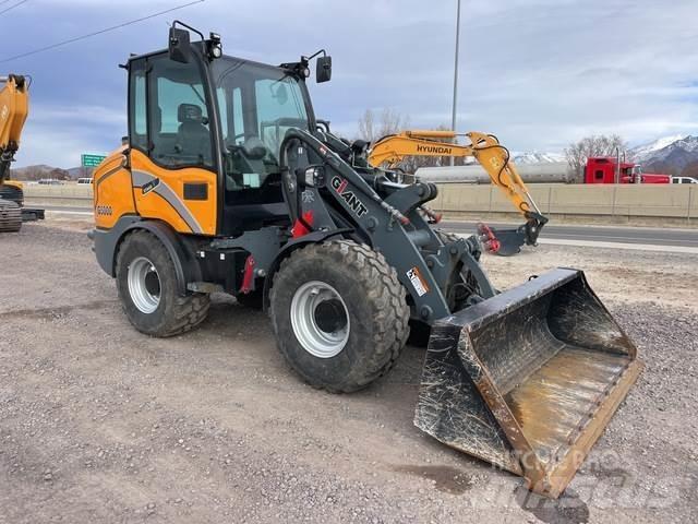 GiANT G5000 Chargeuse sur pneus