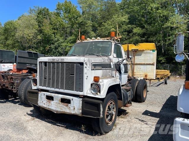 GMC Brigadier Camions et véhicules municipaux