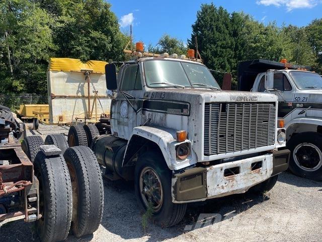 GMC Brigadier Camions et véhicules municipaux