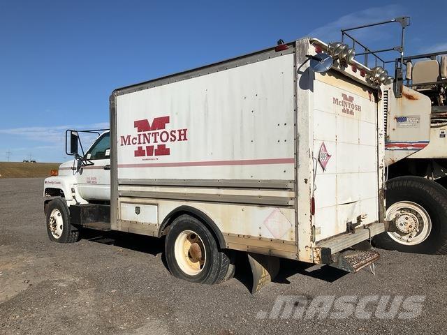 GMC C6500 Motrici cisterna