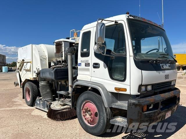 GMC T7500 Camion balayeur