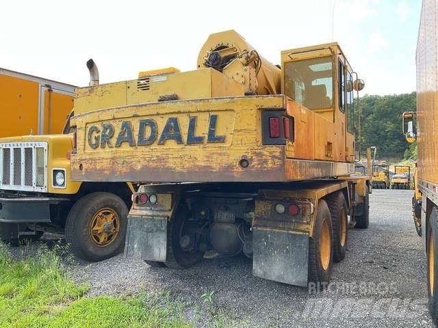 Gradall 4100 Pelle sur pneus