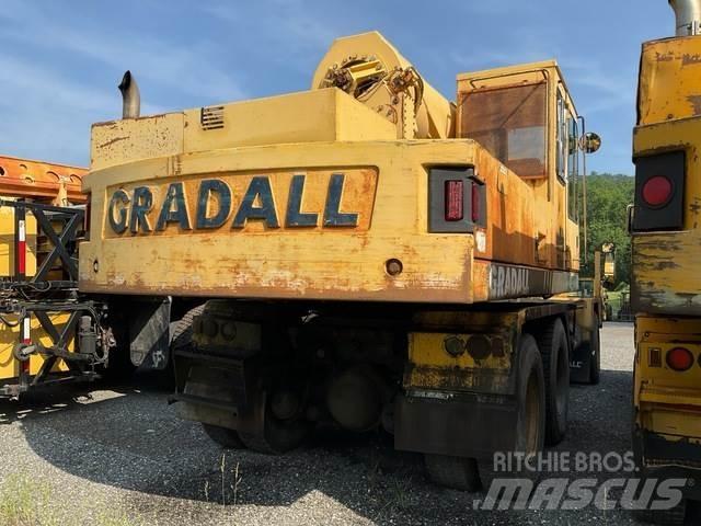 Gradall XL4100 Pelle sur pneus