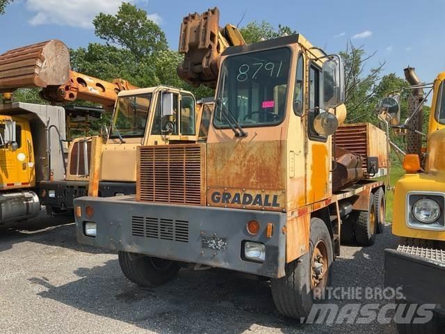 Gradall XL4100 Pelle sur pneus