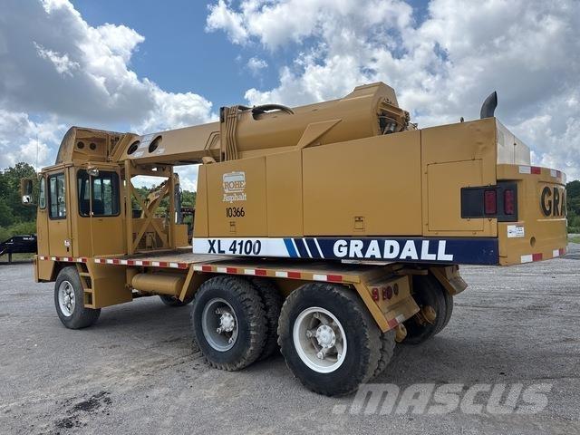 Gradall XL4100 Pelle sur pneus