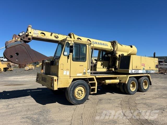 Gradall XL4100 Pelle sur pneus