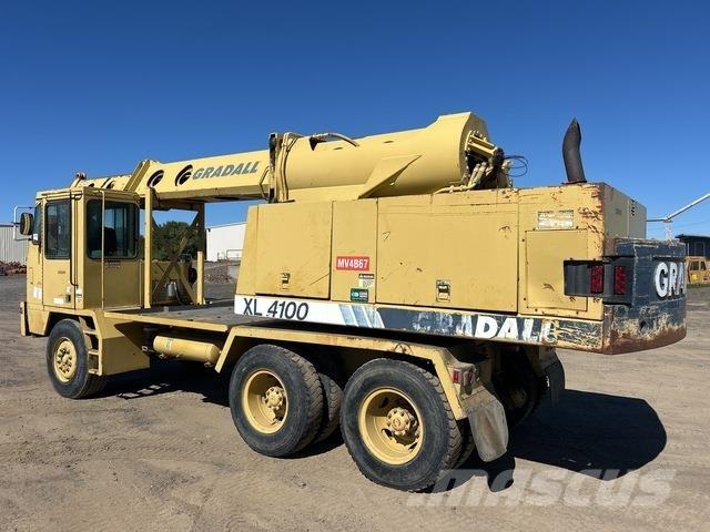 Gradall XL4100 Pelle sur pneus