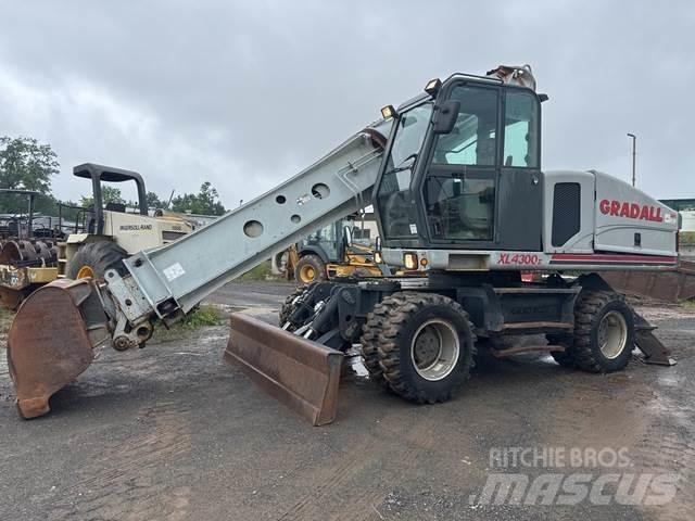 Gradall XL4300 Pelle sur pneus
