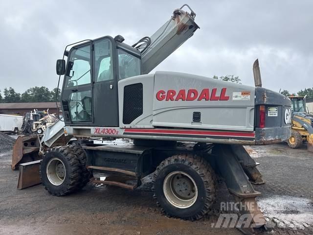 Gradall XL4300 Pelle sur pneus