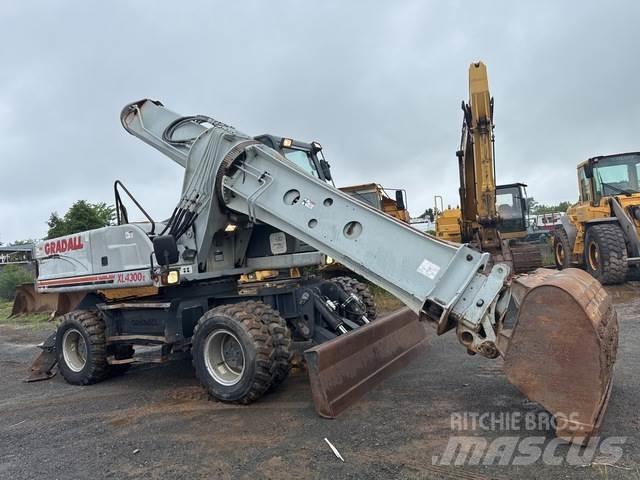 Gradall XL4300 Pelle sur pneus