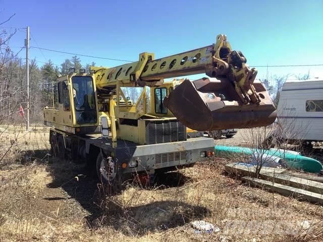 Gradall XL5100 Pelle sur pneus
