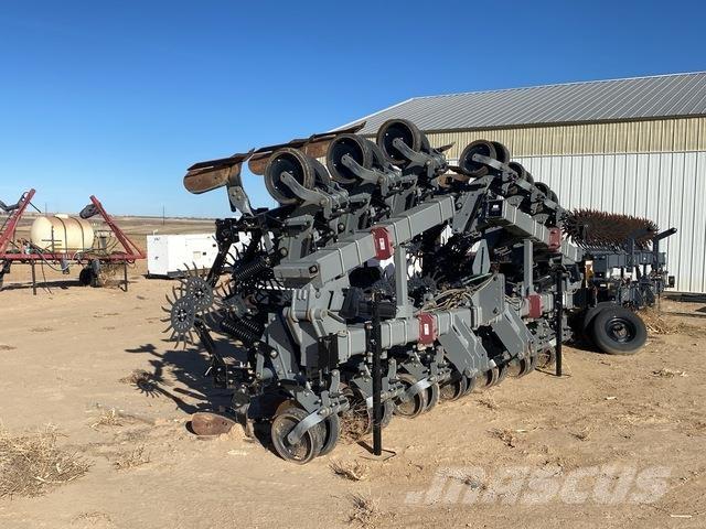 Hiniker 6000 Déchaumeur, cultivateur