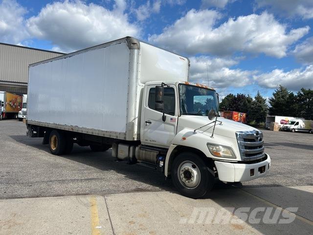Hino  Camion Fourgon