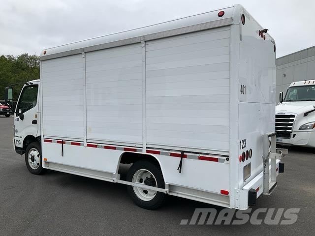 Hino 195H Camion de livraison de boisson