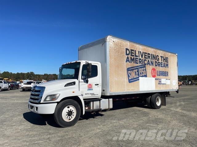 Hino 268 Camion à rideaux coulissants (PLSC)