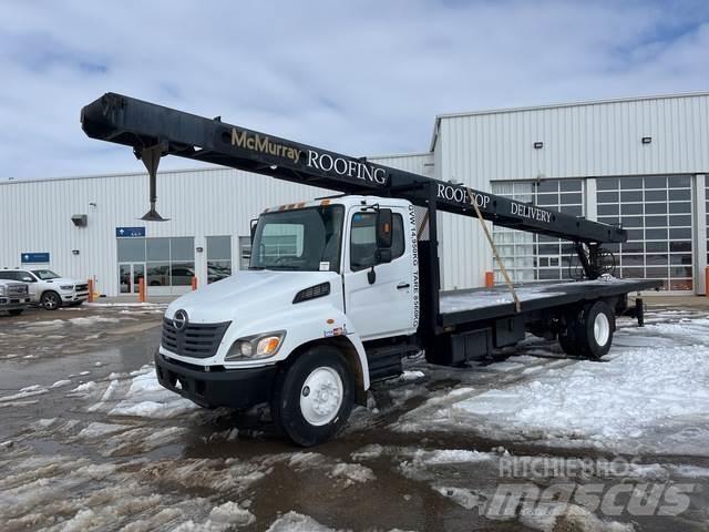 Hino 338 Camion plateau