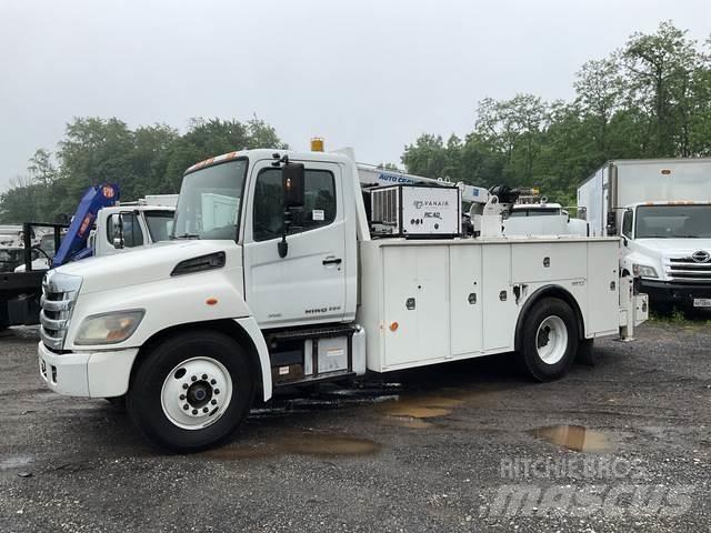 Hino 338 Camions et véhicules municipaux
