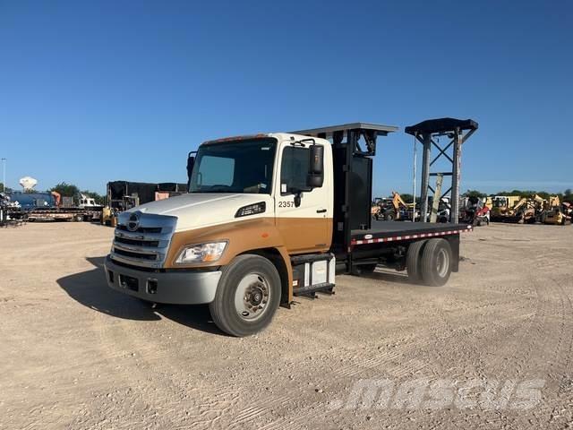 Hino 338 Camions et véhicules municipaux