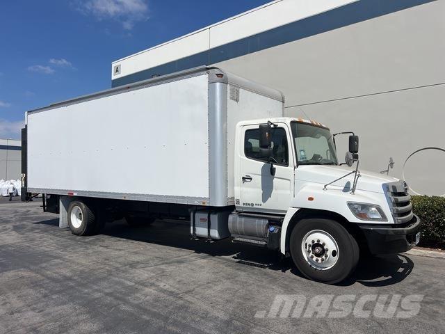 Hino 338 Camion Fourgon