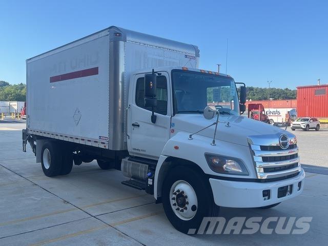 Hino 338 Camion Fourgon
