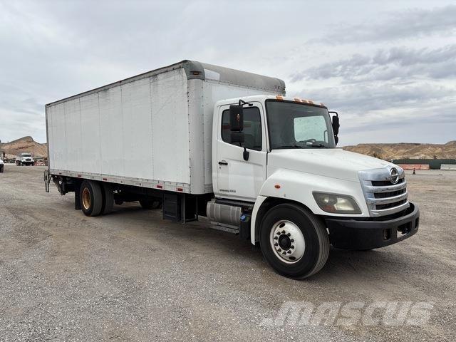 Hino 338 Camion Fourgon