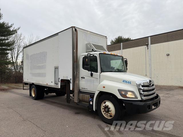 Hino 338 Camion Fourgon