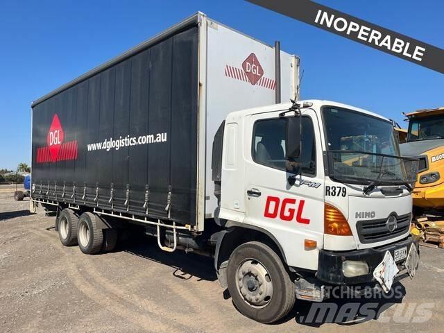 Hino FM1J Camion à rideaux coulissants (PLSC)