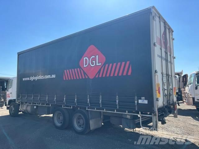 Hino FM1J Camion à rideaux coulissants (PLSC)