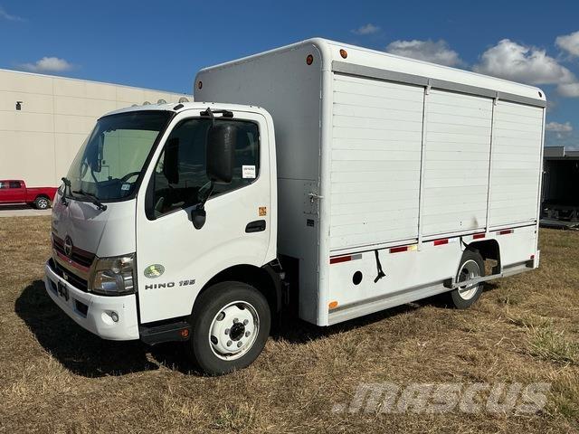 Hino XJC710 Camion de livraison de boisson