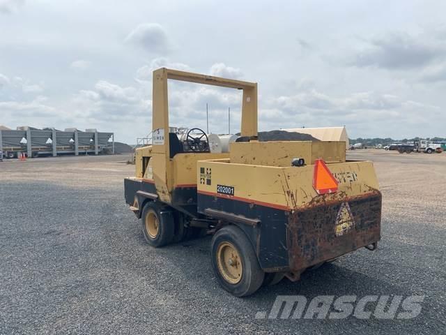 Hyster 530A Rouleaux à pneumatiques