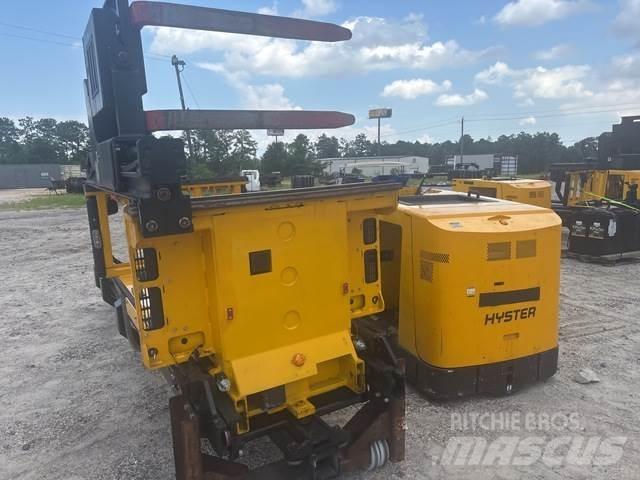 Hyster V30ZMU Préparateur de commande moyenne levée
