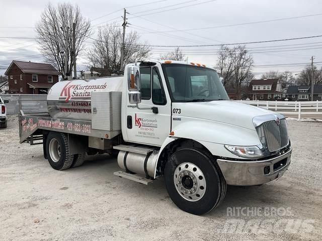 International  Camion aspirateur, Hydrocureur