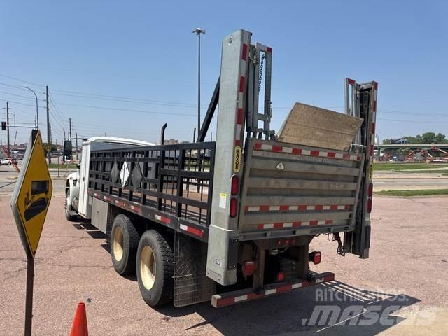 International  Camion plateau