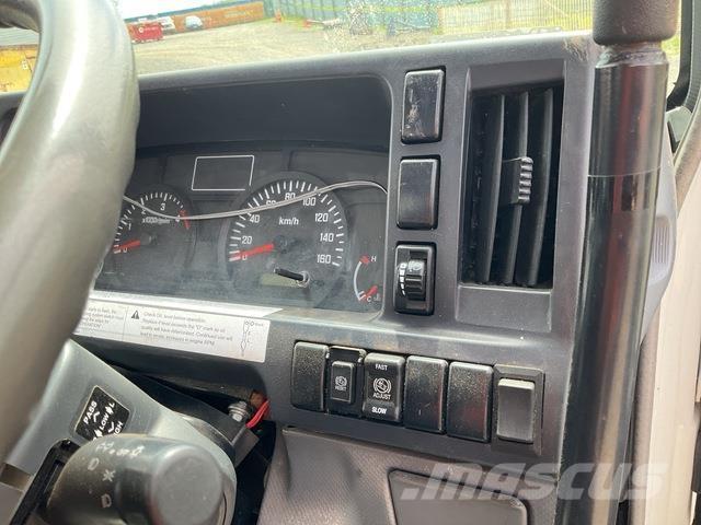 Isuzu ELF Camion benne